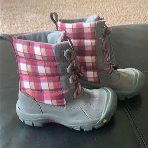 Keen girls snow boots size 1